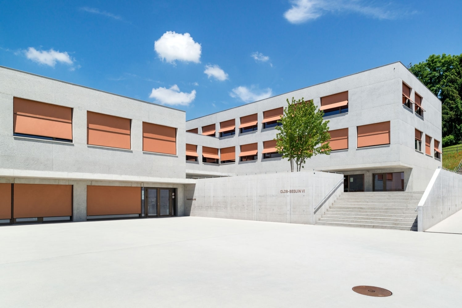 Saint-Legier gymnasium med exteriört solskydd