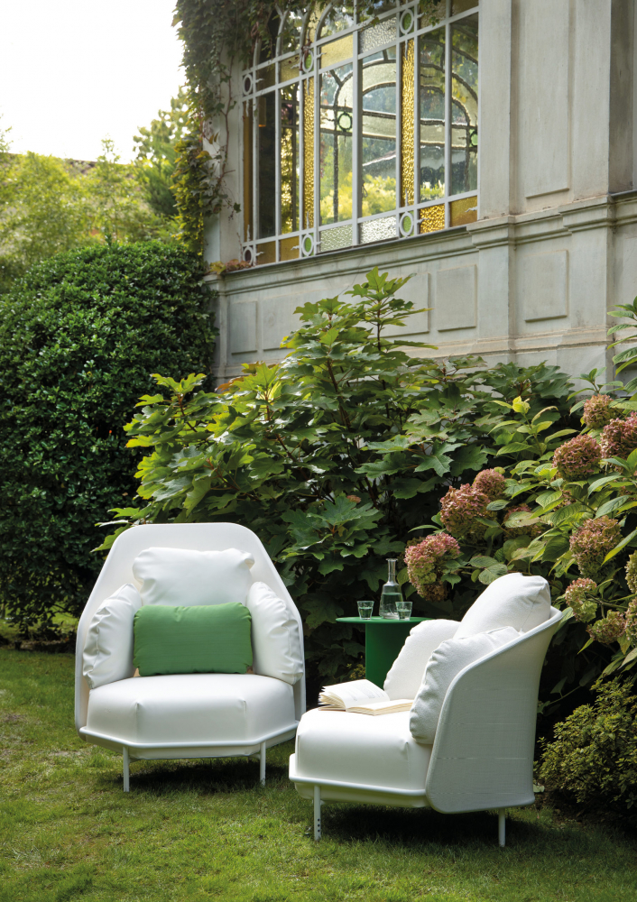 Outdoor furniture in serge ferrari Batyline fabric