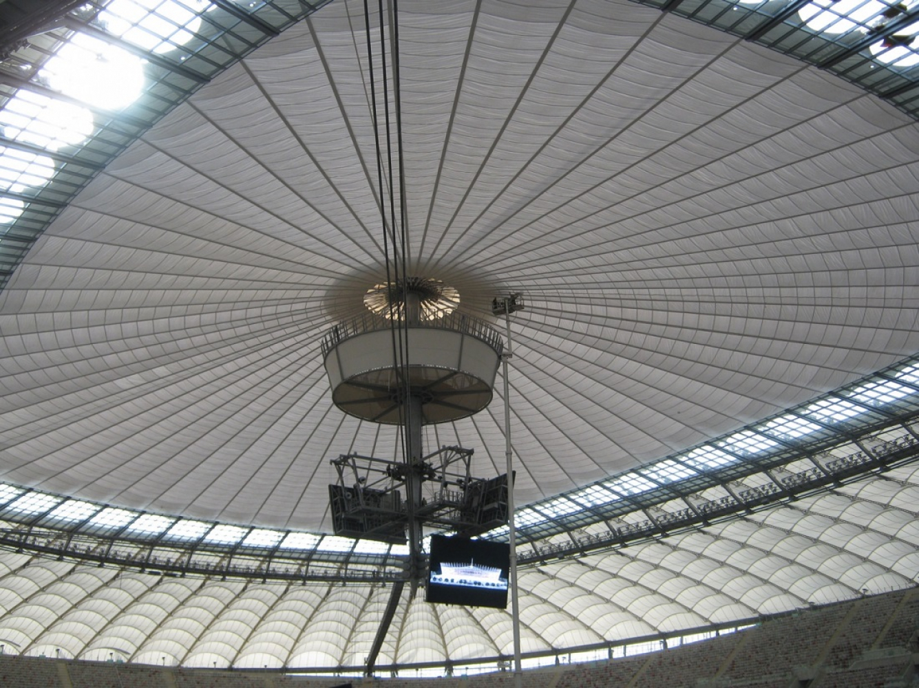 Techo del estadio nacional de Varsovia