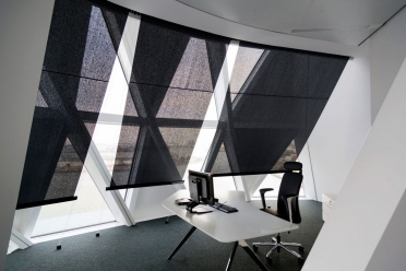 Wewnętrzna ochrona przeciwsłoneczna biur w porcie w Antwerpii
