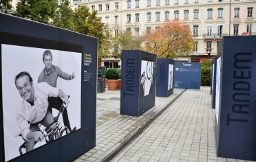 Soporte de comunicación visual para la exposición "Tandem" de Réseau Entreprendre Rhône