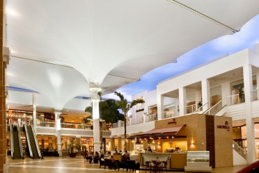 CasaPark shoppingcenter textilt spänntak